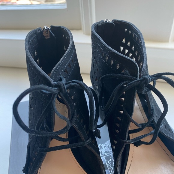 Vince Camuto Tarita Black Suede Heel Wedge Size 8.5 - Picture 7 of 10